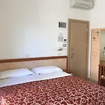 Ivana מלון מיסאנו אדריאטיקו