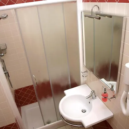 Ivana מלון מיסאנו אדריאטיקו